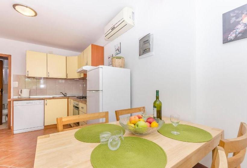 Apartments Holiday Near Beach