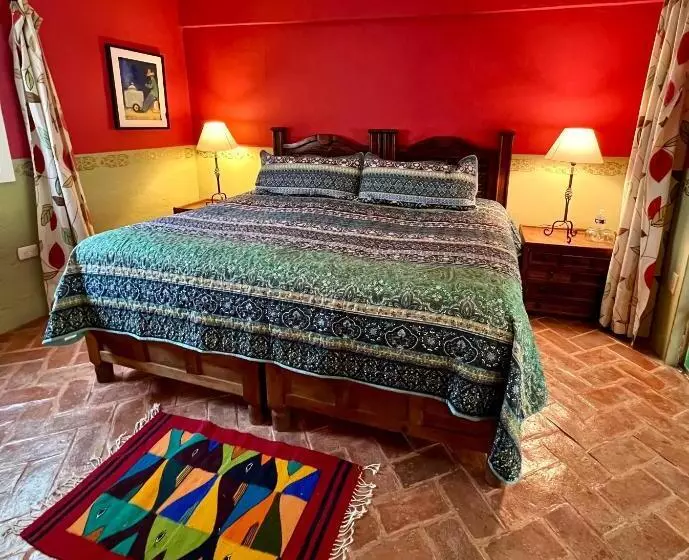 تختخواب و صبحانه Boutique Hotel Casa Camellia