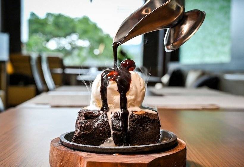 Отель Laxmi Empire