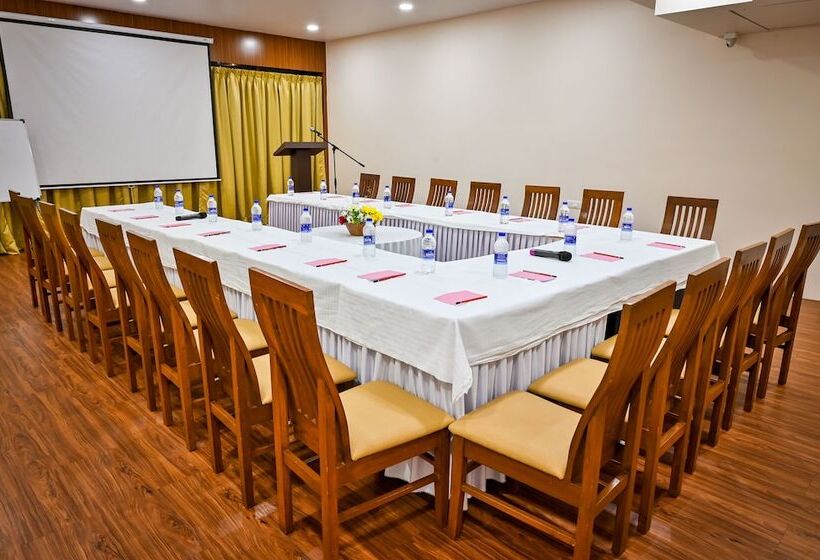 Отель Laxmi Empire