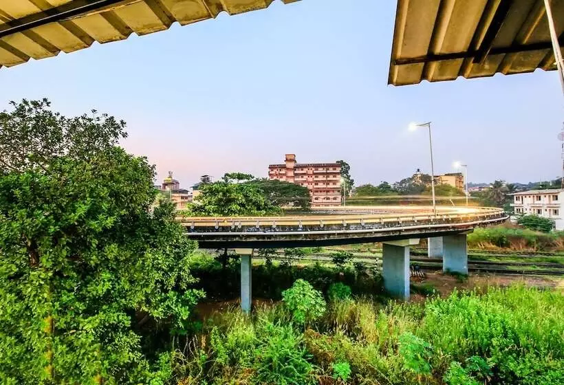 Hotelli Srinivas Residency By Oyo Rooms