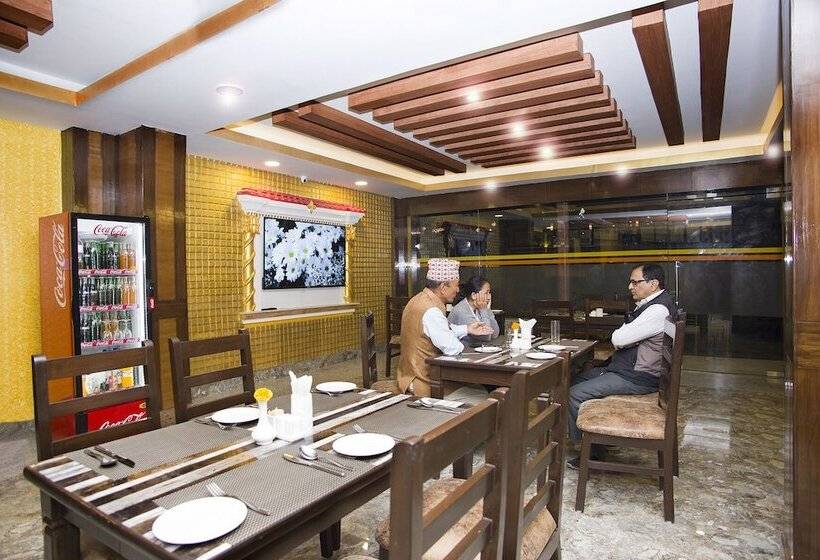 هتل Yellow Pagoda Pokhara