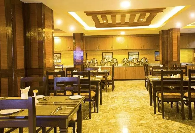 هتل Yellow Pagoda Pokhara