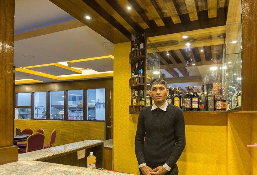 هتل Yellow Pagoda Pokhara