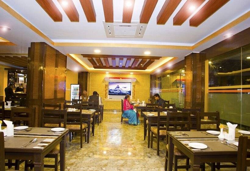 هتل Yellow Pagoda Pokhara