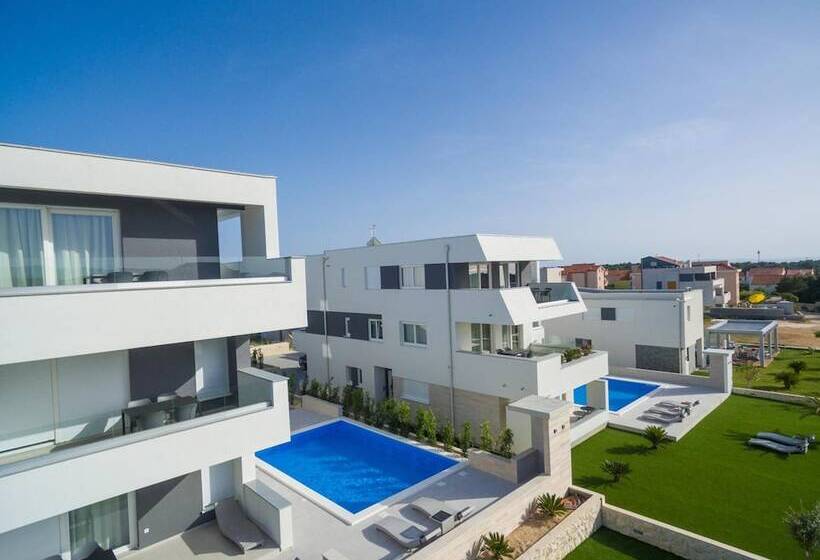 Pensionat Apartments & Rooms Pool Villas Maris