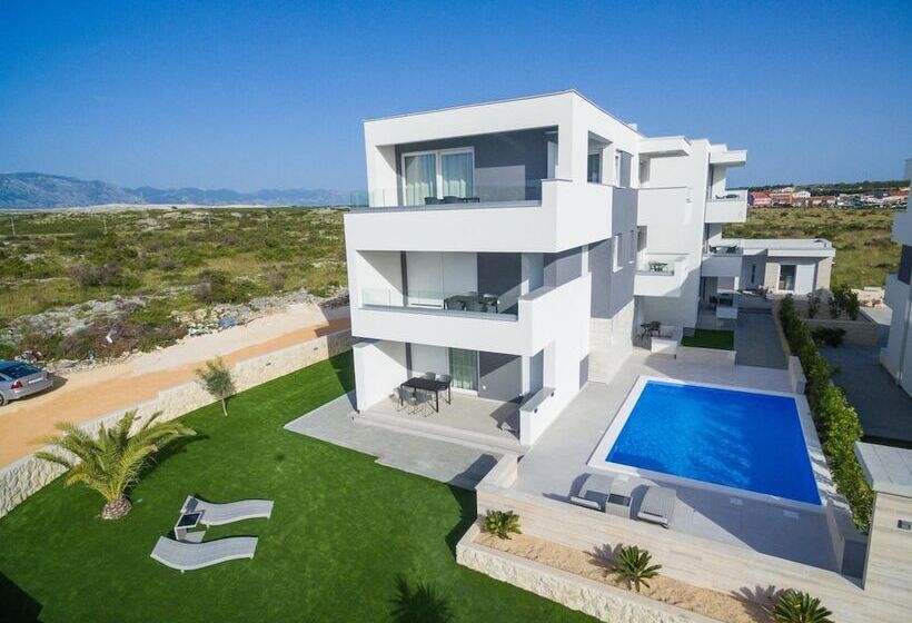 Pensionat Apartments & Rooms Pool Villas Maris