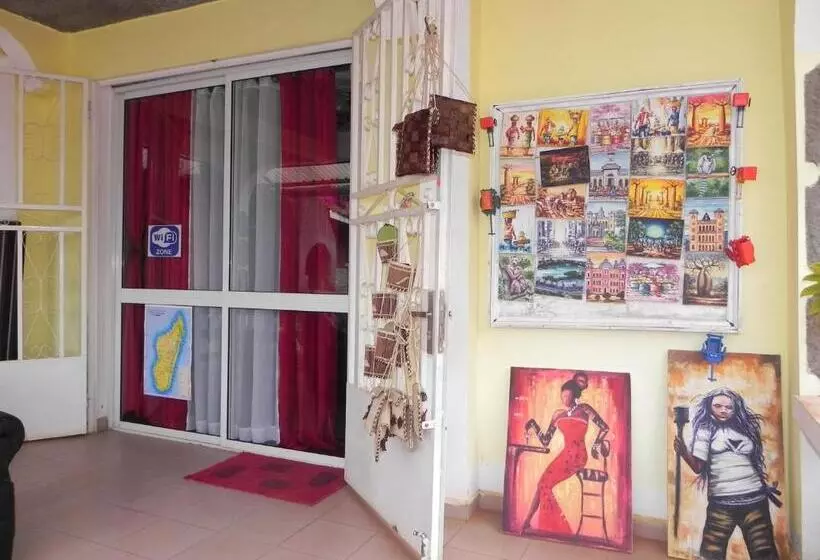 پانسیون Petite Flower Guest House