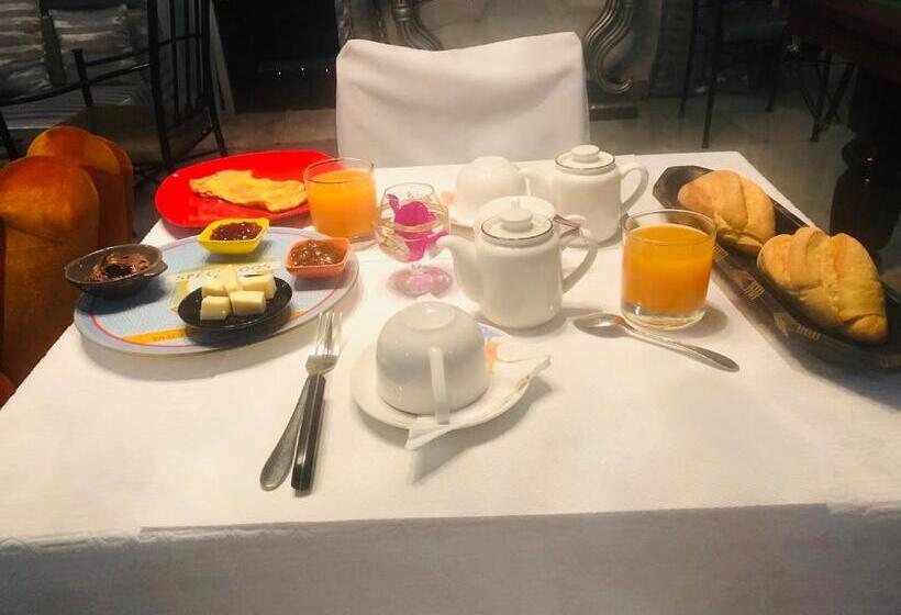 پانسیون Petite Flower Guest House