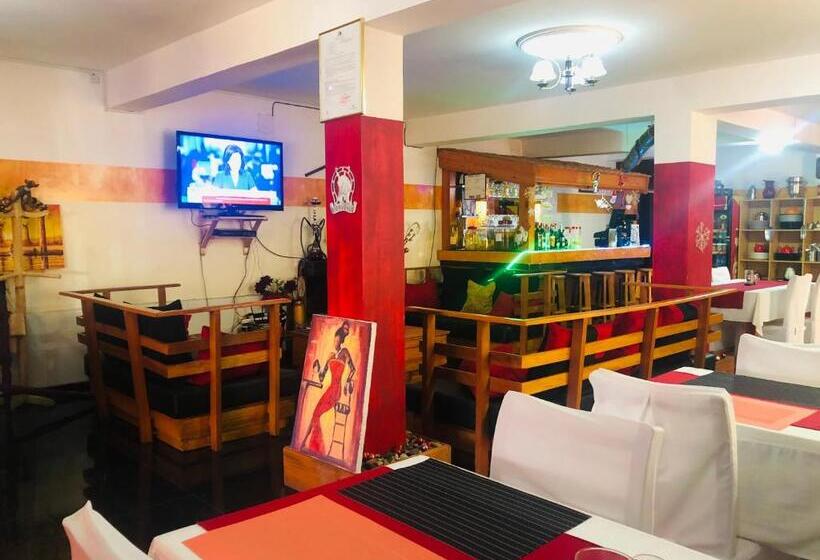 پانسیون Petite Flower Guest House