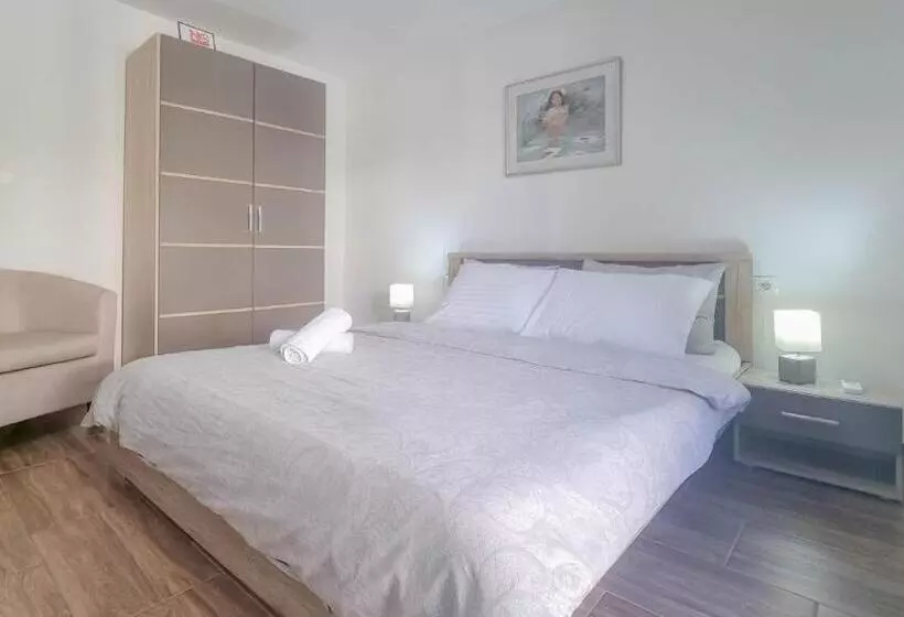 ペンション Room Fiore