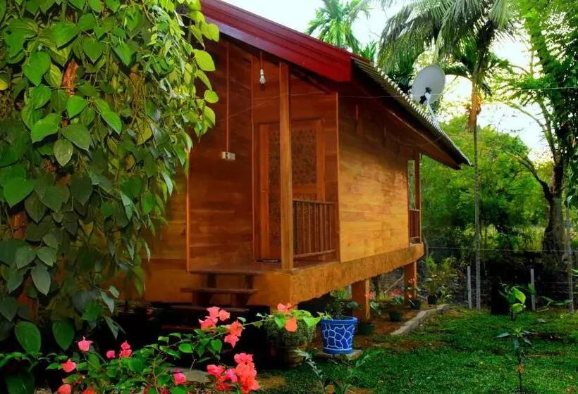 هتل Wild Lake Side