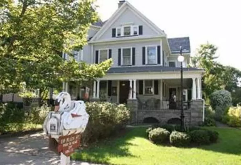 Bed and Breakfast Whistling Swan Inn