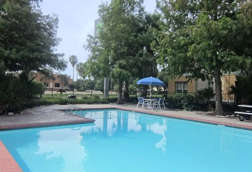 Otel Sonesta Simply Suites Stafford