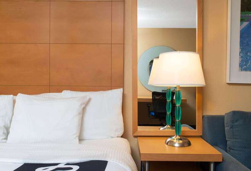 בית מלון כפרי La Quinta I 95 Deerfield Beach   Next To The Home Depot & Behind The Wawa