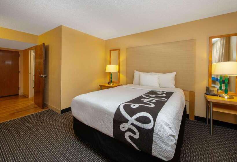 בית מלון כפרי La Quinta I 95 Deerfield Beach   Next To The Home Depot & Behind The Wawa