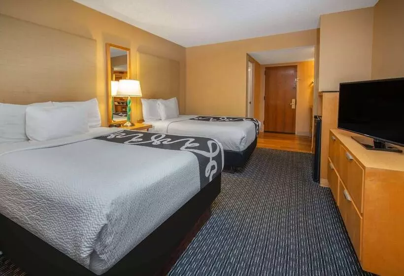 בית מלון כפרי La Quinta I 95 Deerfield Beach   Next To The Home Depot & Behind The Wawa