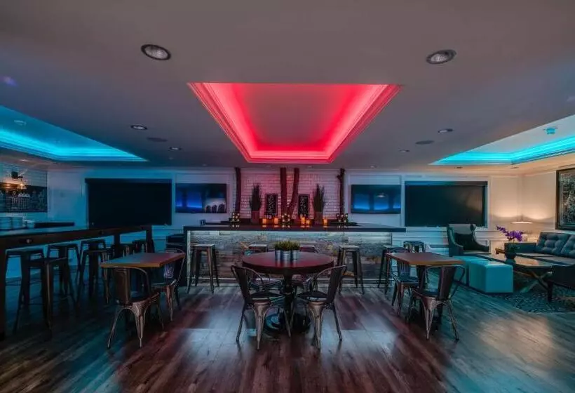 The Row Hotel; Bw Signature Collection