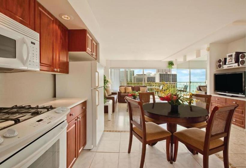 בית מלון כפרי Waikiki Shore By Outrigger