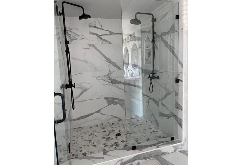 فندق Whitestone Inn