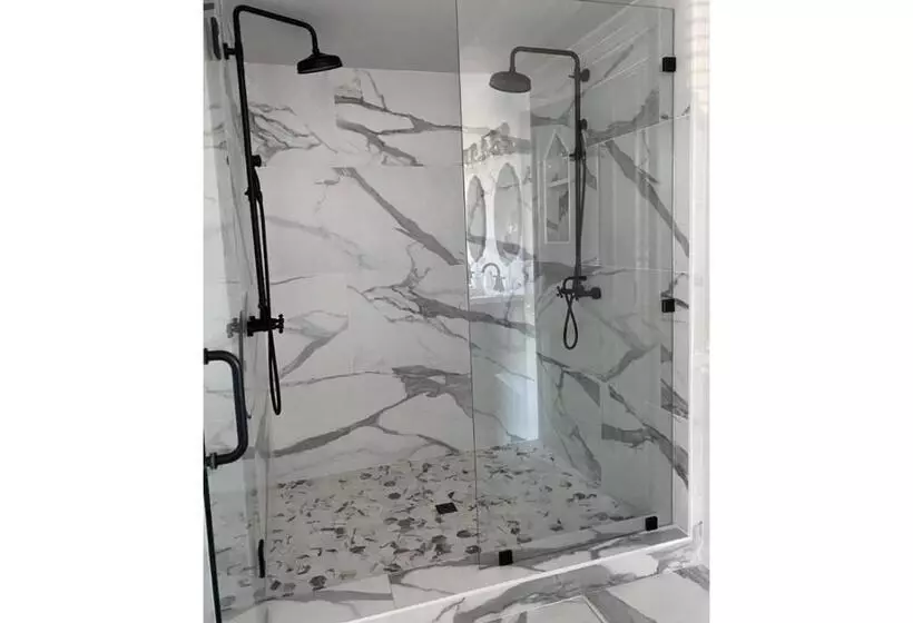 Отель Whitestone Inn