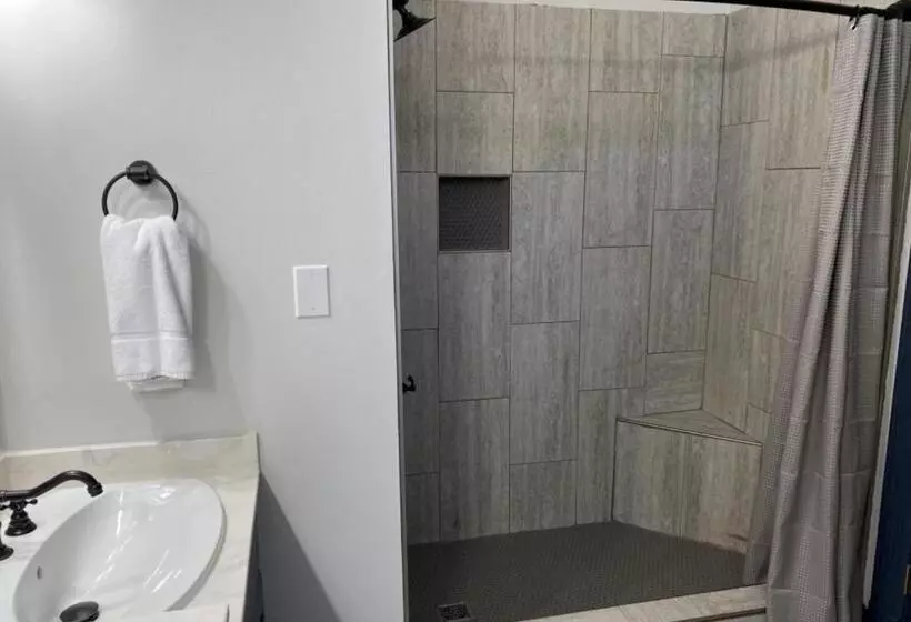 Отель Whitestone Inn