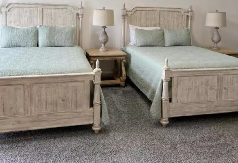 Отель Whitestone Inn