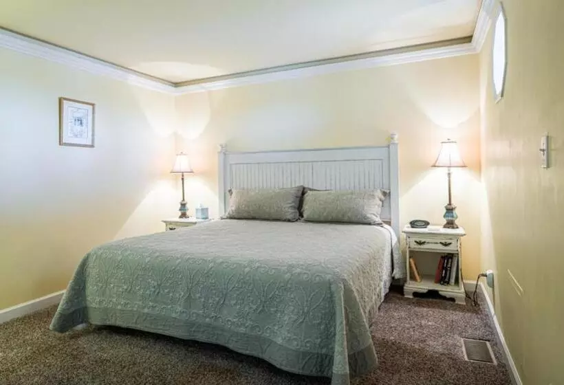 Отель Whitestone Inn