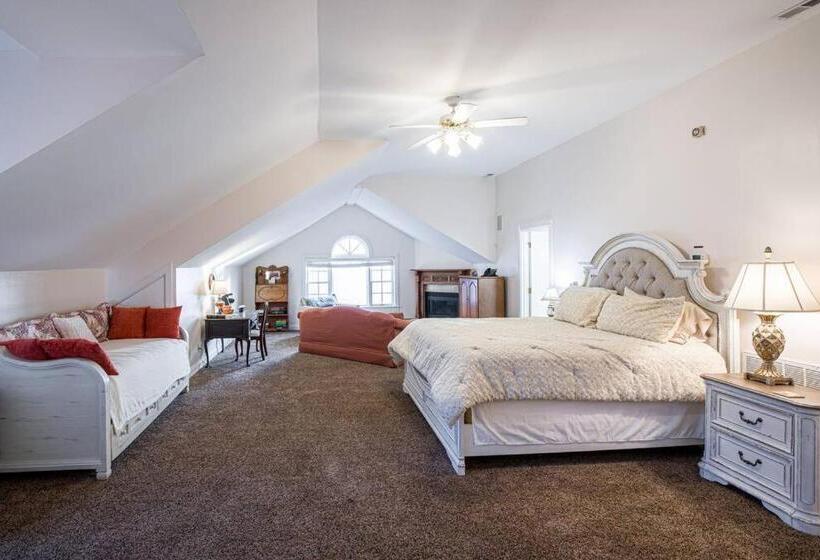 فندق Whitestone Inn