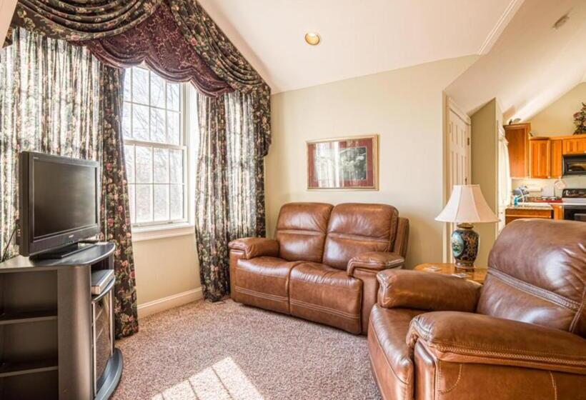 فندق Whitestone Inn