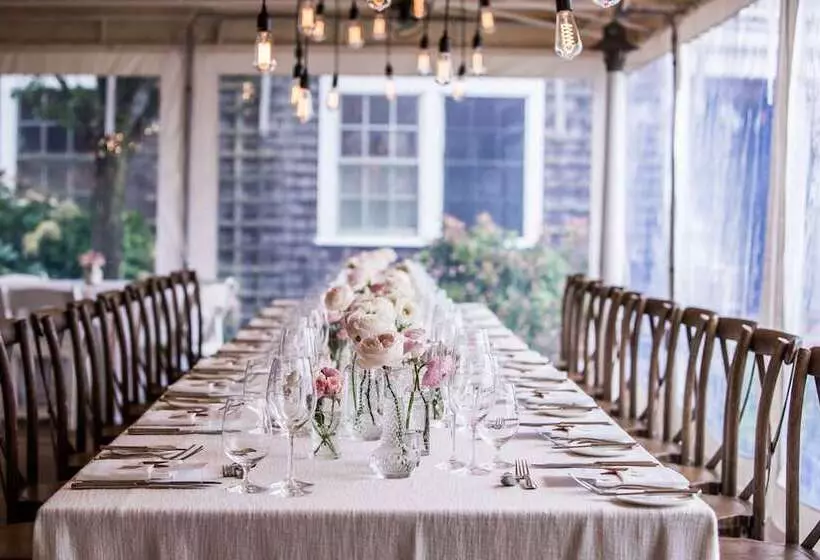 אתר נופש White Elephant