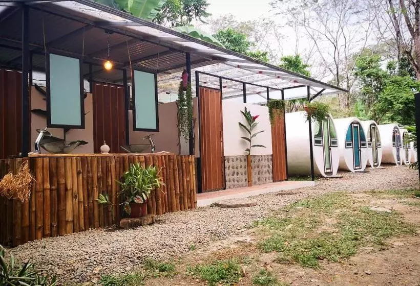 ペンション Koru Village Uvita Hostel