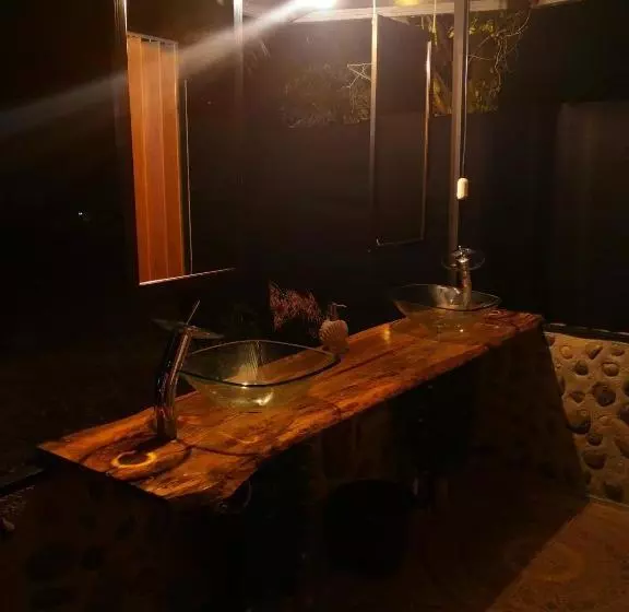 ペンション Koru Village Uvita Hostel