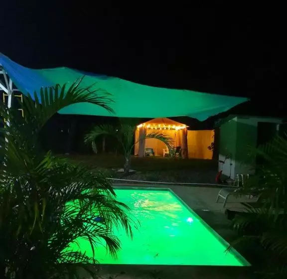 ペンション Koru Village Uvita Hostel