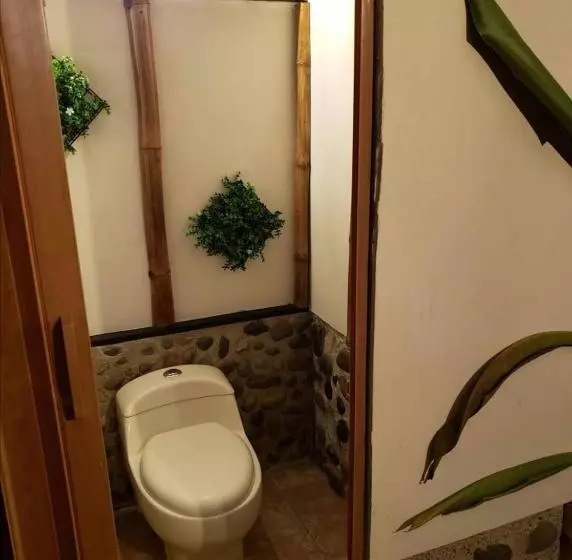 ペンション Koru Village Uvita Hostel