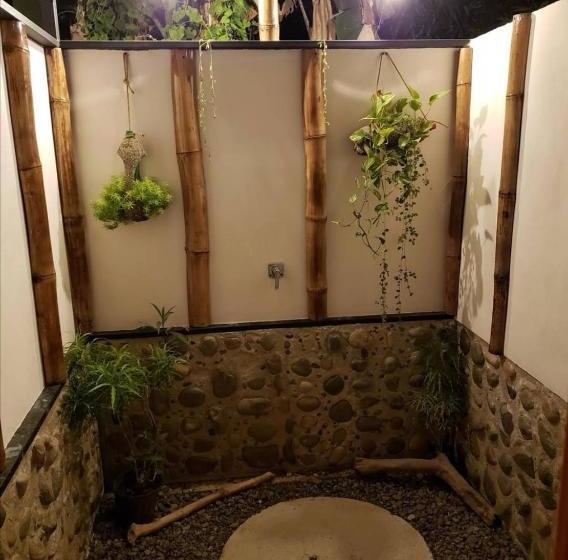 פנסיון Koru Village Uvita Hostel