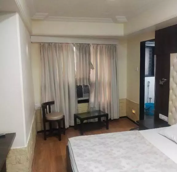 Hotelli Divya International