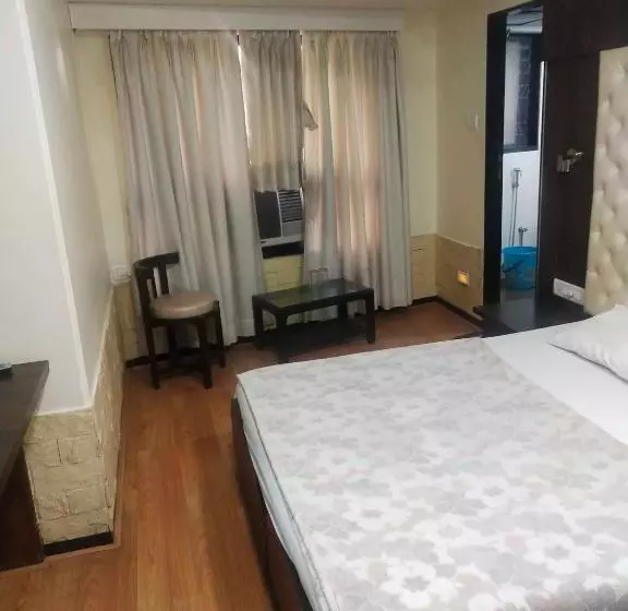 Hotelli Divya International