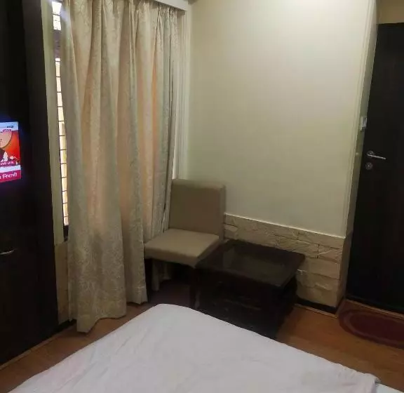 Hotelli Divya International