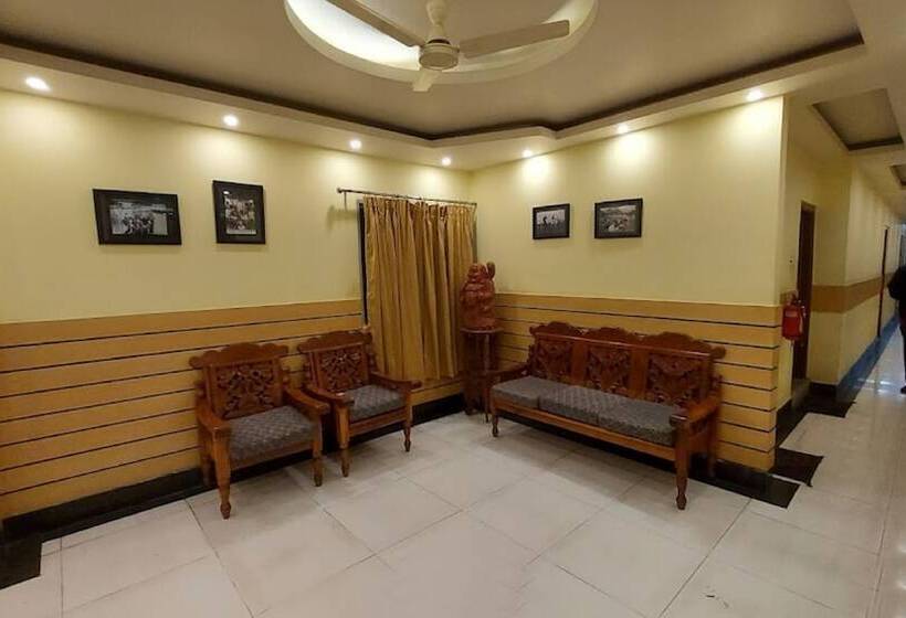 هتل Goroomgo Polo Imphal