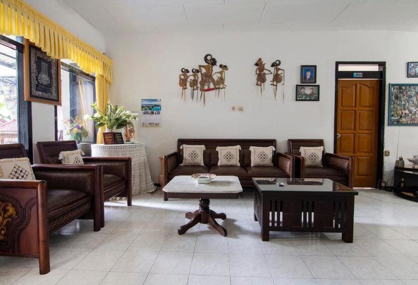 Hotell Oyo 3067 Flamboyan Residence Syariah