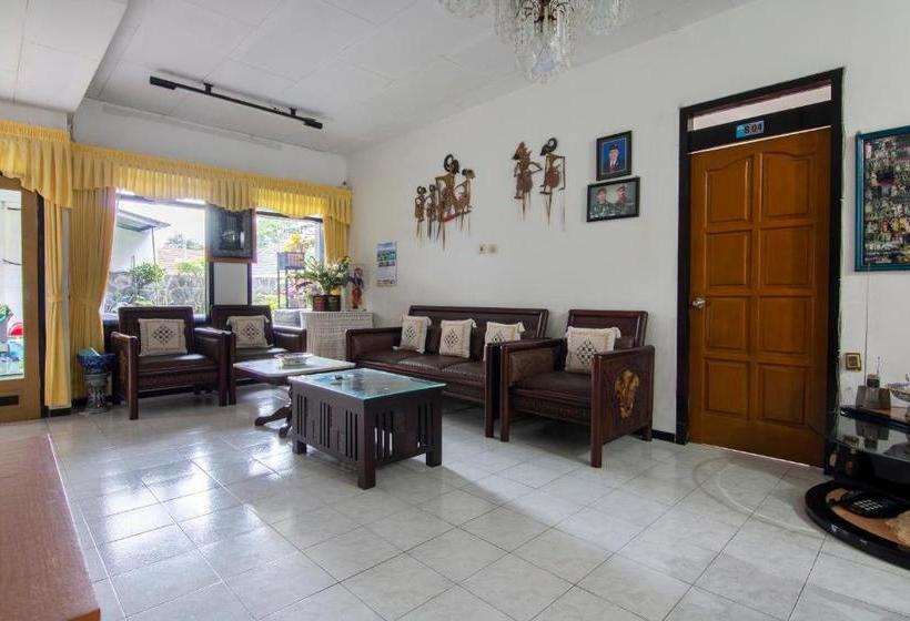 Hotell Oyo 3067 Flamboyan Residence Syariah