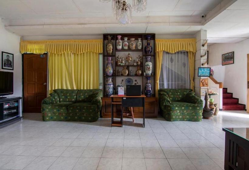 Hotell Oyo 3067 Flamboyan Residence Syariah