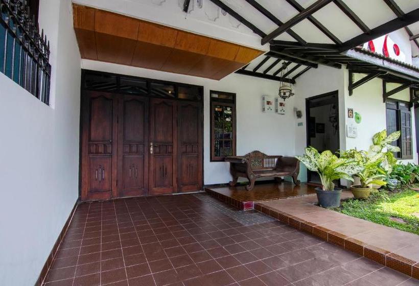 Hotell Oyo 3067 Flamboyan Residence Syariah