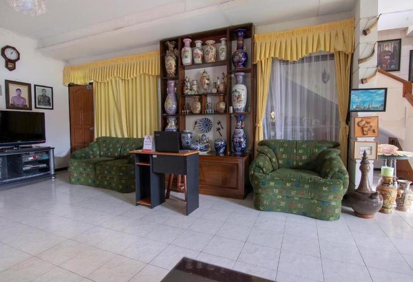 Hotell Oyo 3067 Flamboyan Residence Syariah