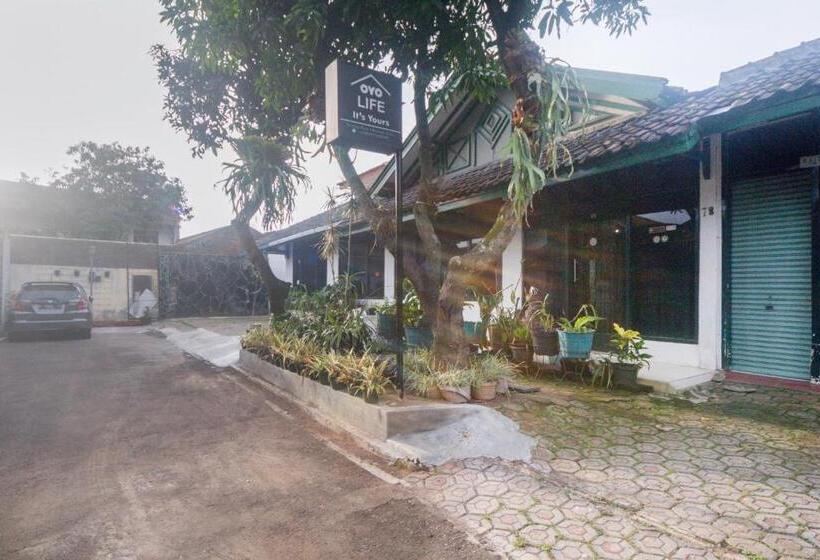 Отель Oyo 3055 Rumah Enin