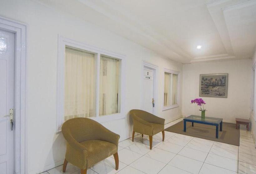 Отель Oyo 3055 Rumah Enin