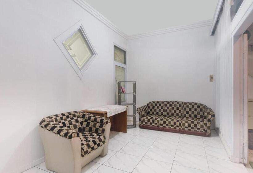 Отель Oyo 3055 Rumah Enin