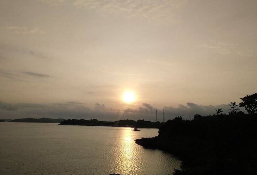 בית מלון כפרי Barelang Bridge