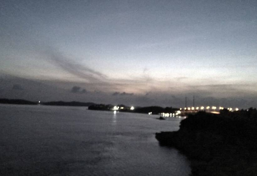 בית מלון כפרי Barelang Bridge